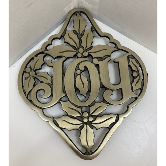 Vintage Avon Holly & Joy Holiday Christmas Cast Iron Brass Finish Trivet NIB - Picture 1 of 7